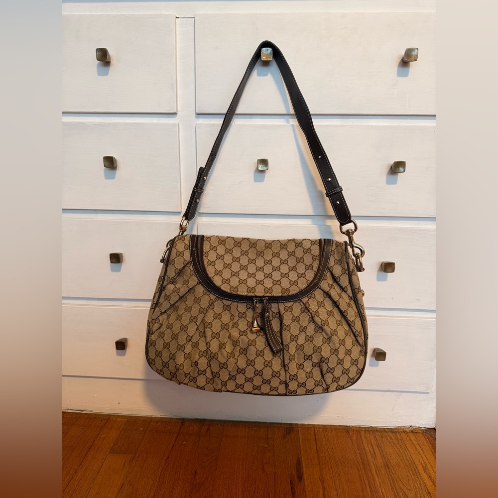 Vintage Gucci handbag!